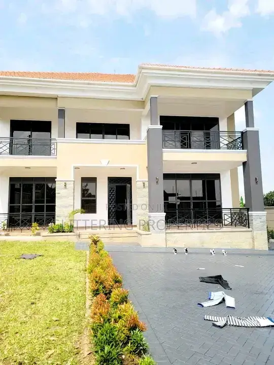 4bdrm Duplex in Nsambya Lukuli Road, Central Division for rent in Central Division