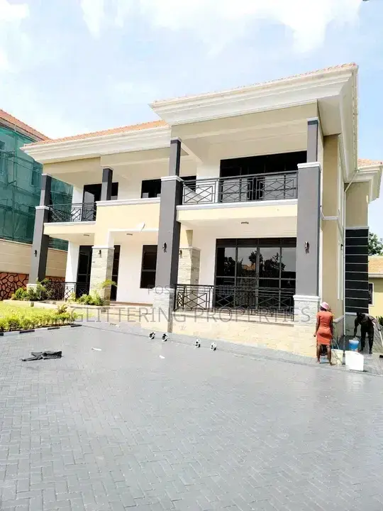 4bdrm Duplex in Nsambya Lukuli Road, Central Division for rent in Central Division