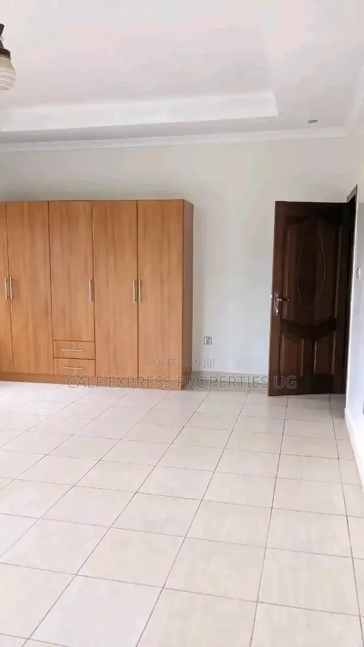 3bdrm Duplex in Buziga Estate, Makindye for rent in Makindye
