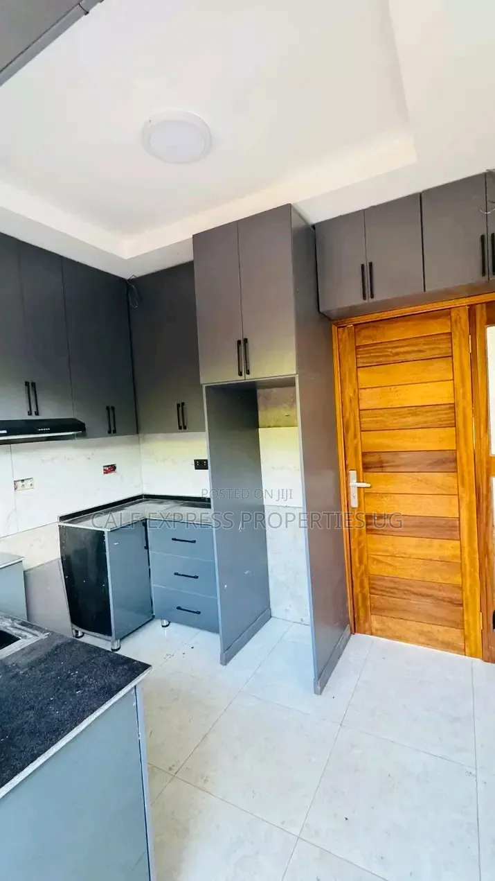 3bdrm Duplex in Buziga Estate, Makindye for rent in Makindye