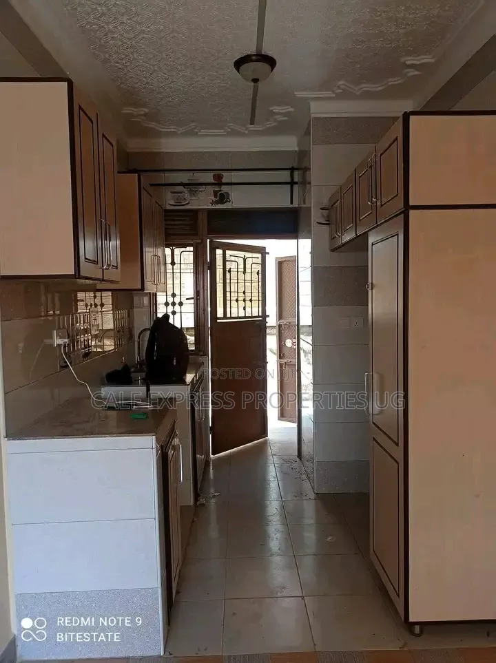 4bdrm Bungalow in Konge Buziga Estate, Makindye for rent in Makindye