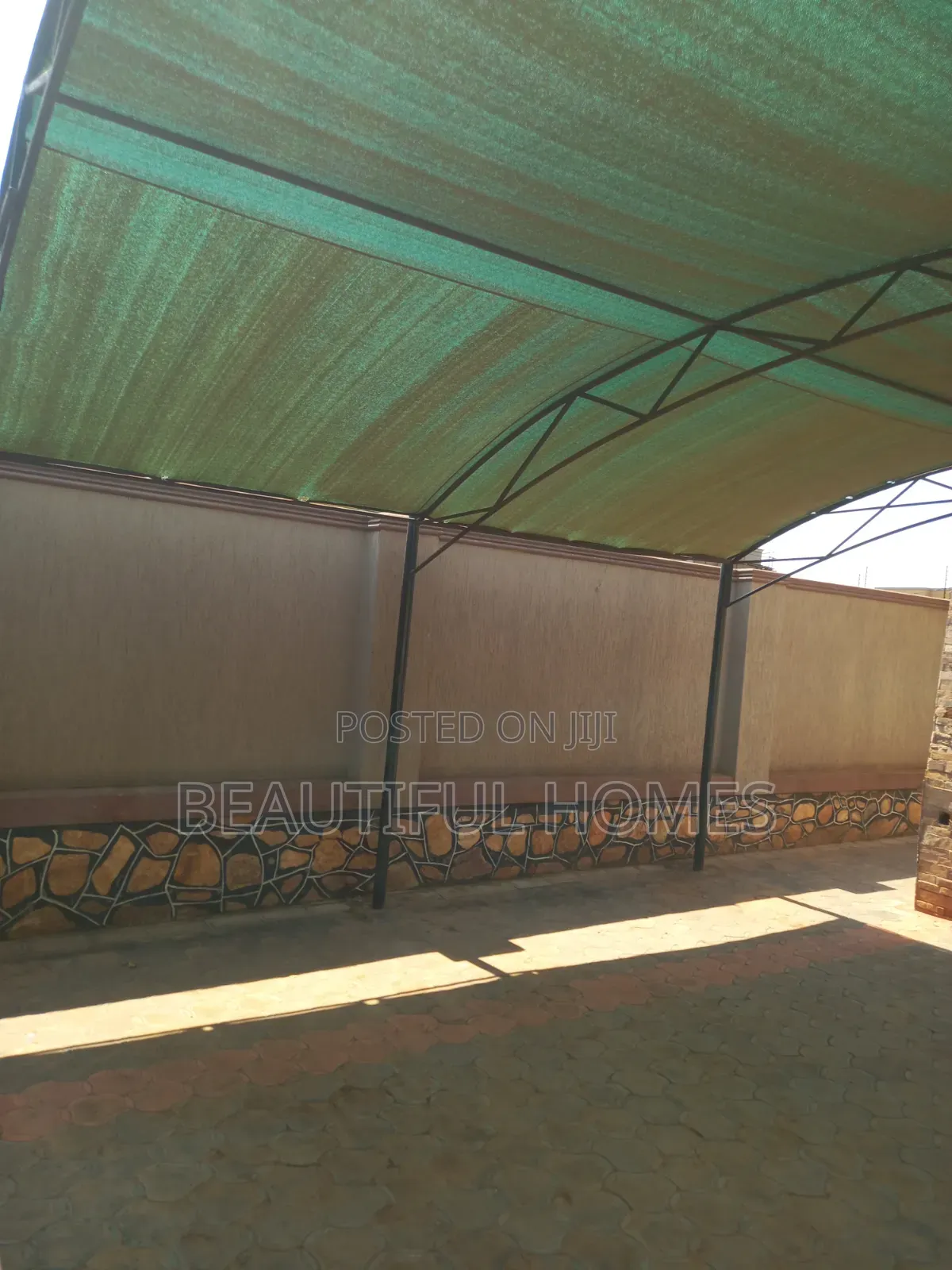 Furnished 4bdrm Duplex in Kira Posh Rich for sale in Kira
