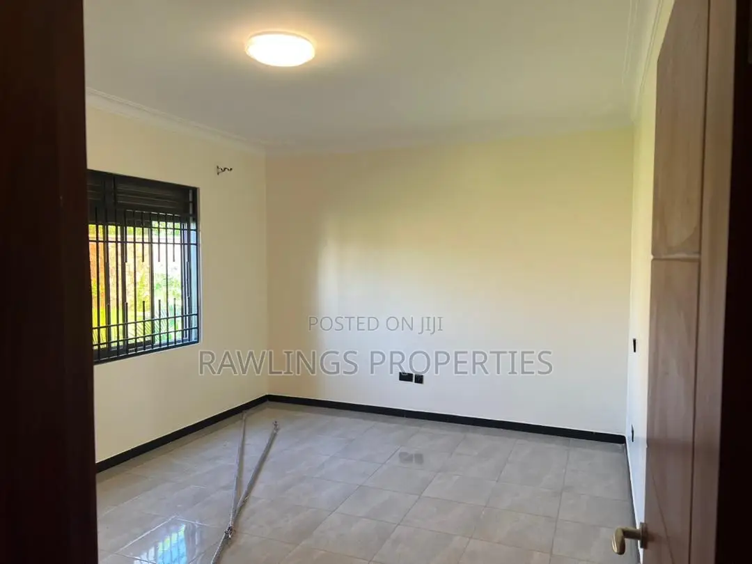 6bdrm Duplex in Lately, Makindye for rent in Makindye