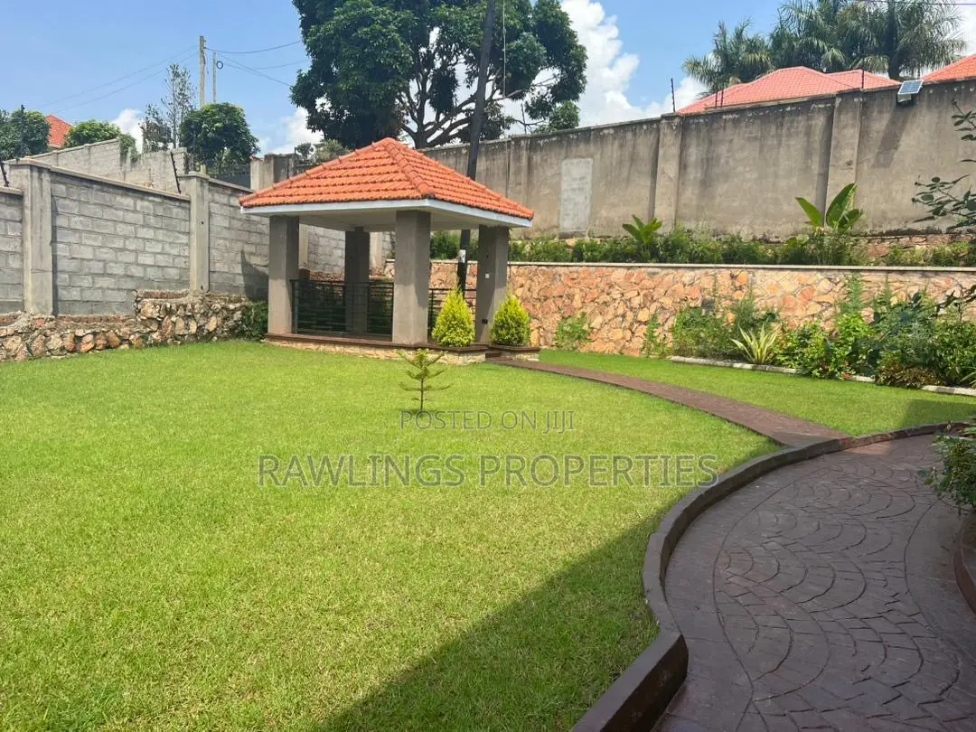 6bdrm Duplex in Lately, Makindye for rent in Makindye