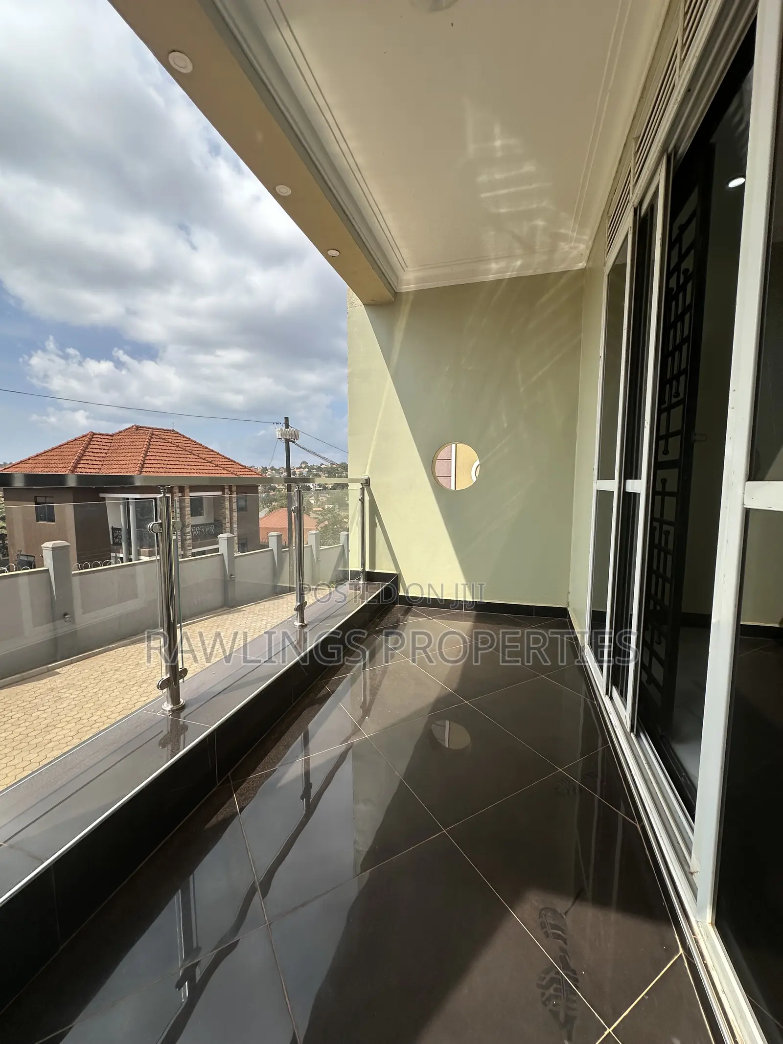 3bdrm Apartment in Kibiri, Makindye for rent in Makindye