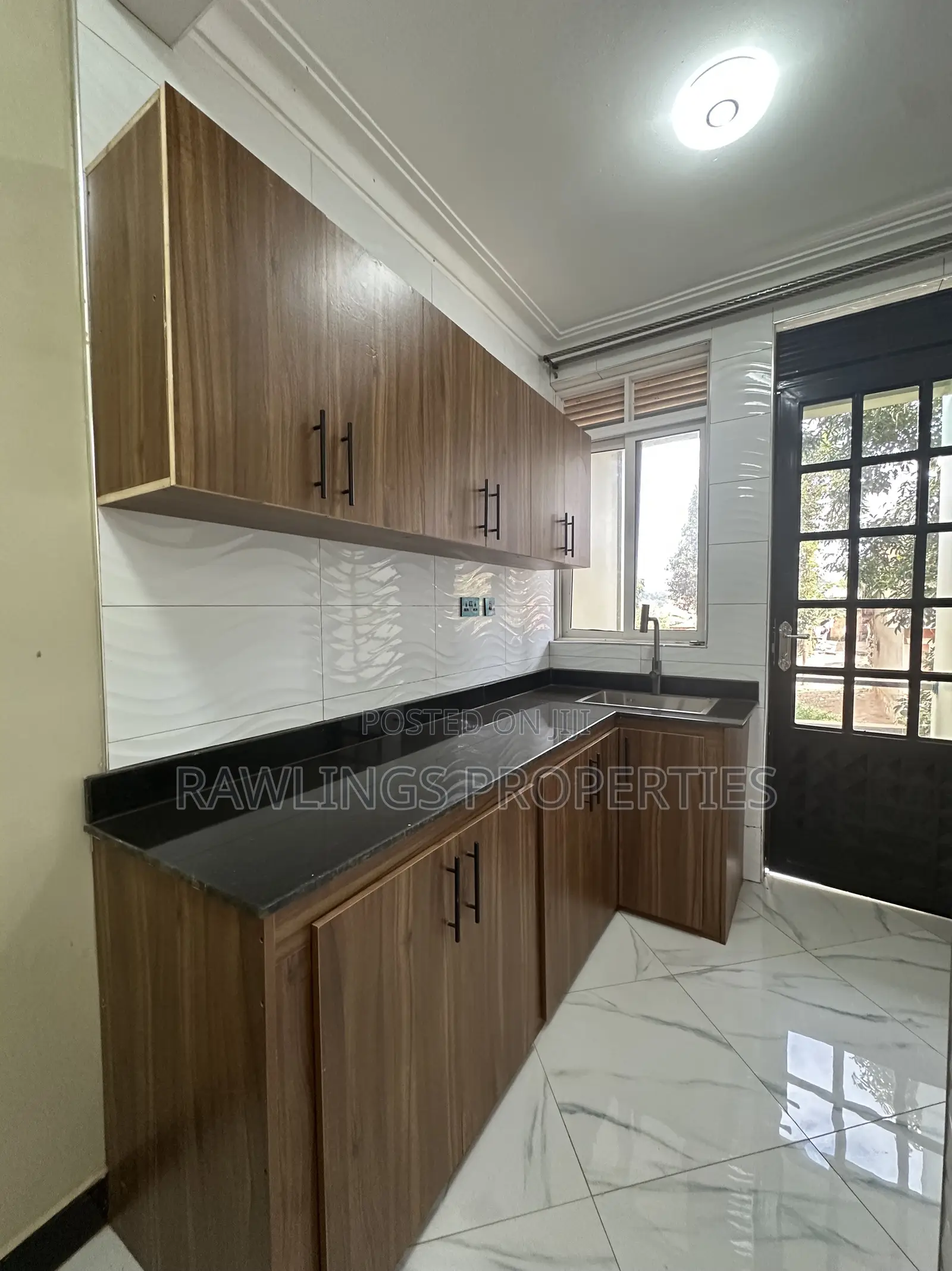 3bdrm Apartment in Kibiri, Makindye for rent in Makindye