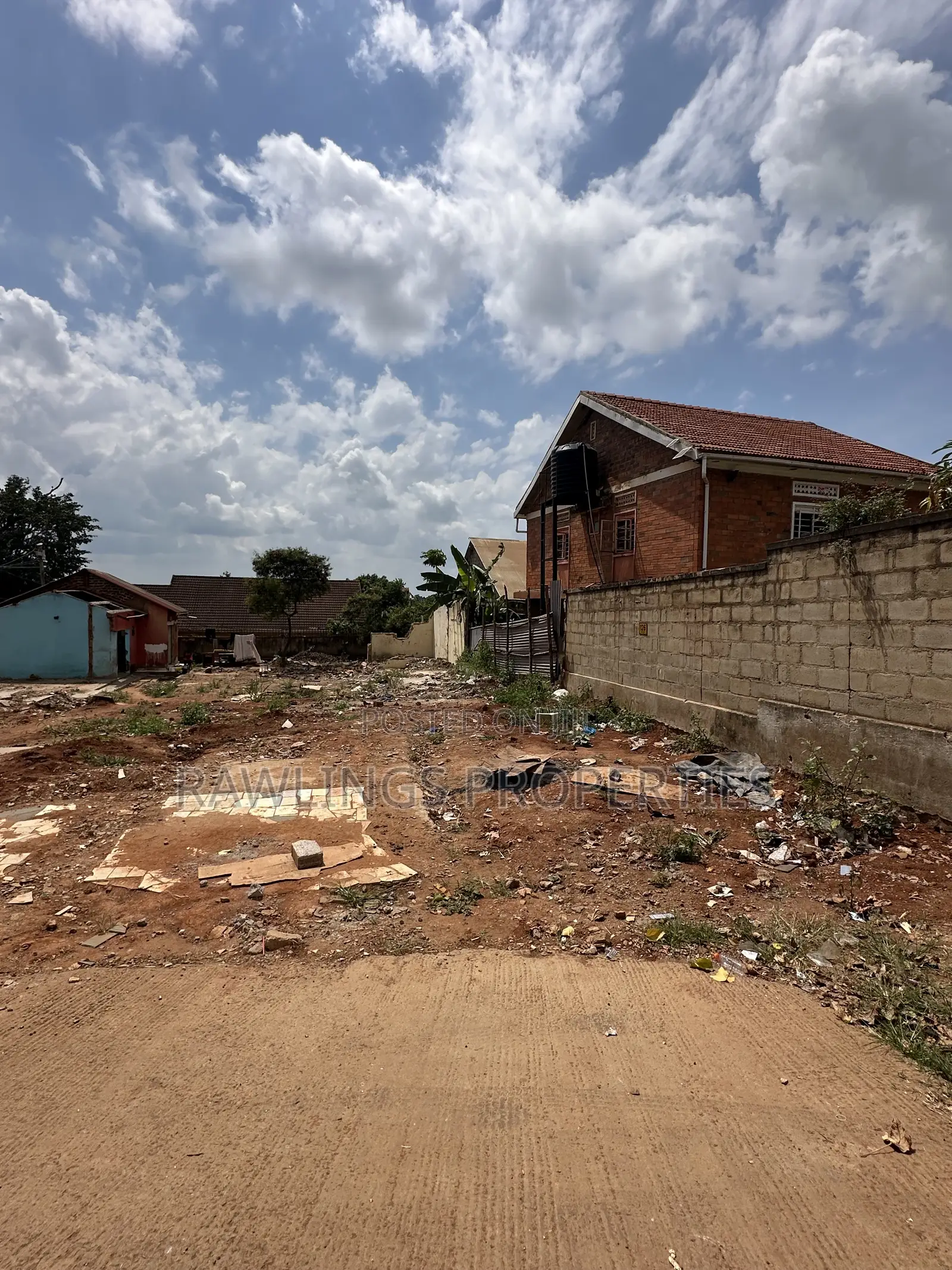 18 Decimal Commercial Corner Plot for Sale in Buziga in Makindye
