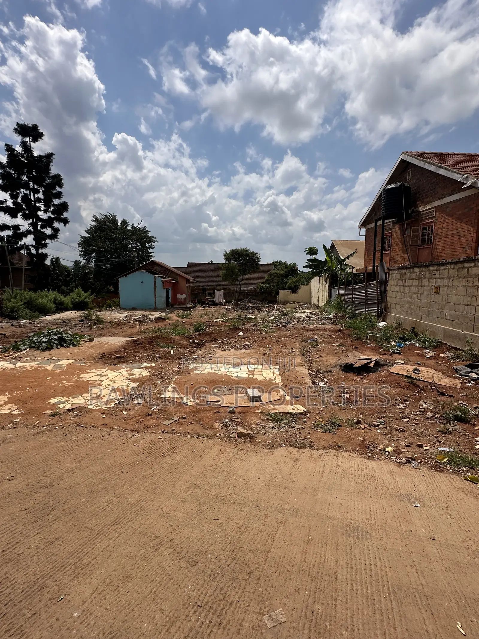 18 Decimal Commercial Corner Plot for Sale in Buziga in Makindye