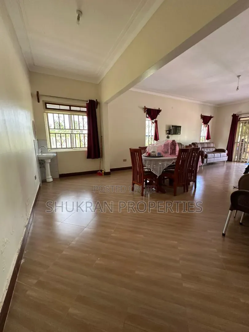 4bdrm Bungalow in Nakifuma, Central Division for sale in Central Division