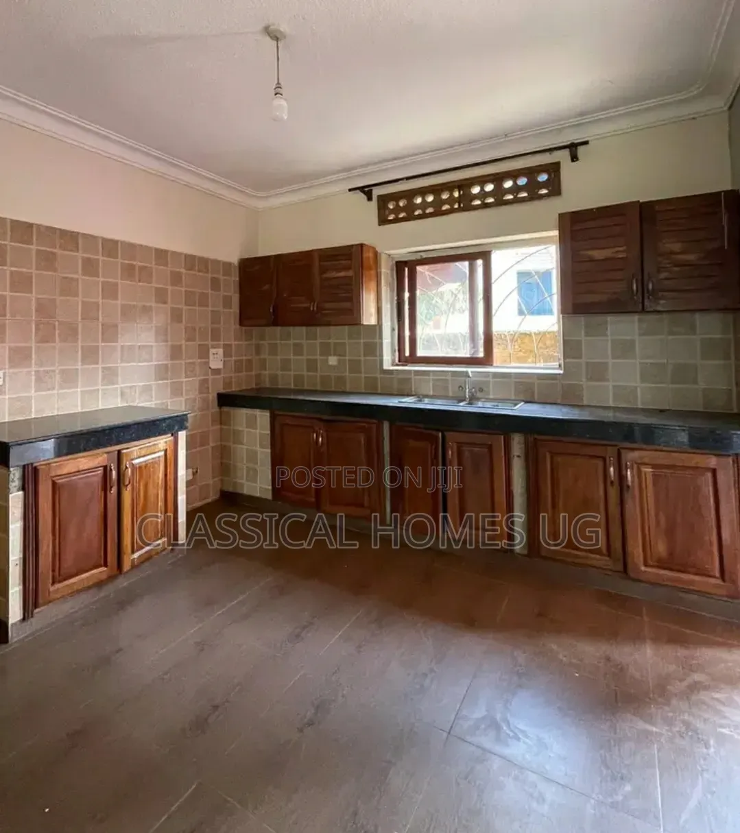 3bdrm Apartment in Komamboga, Central Division for rent in Central Division