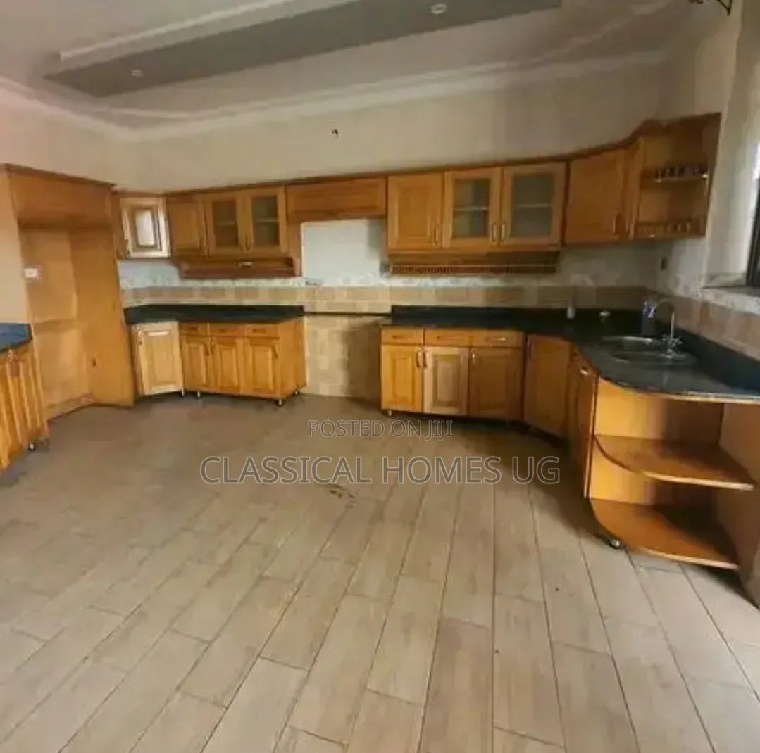 3bdrm Apartment in Lubowa Entebbe Road, Central Division for rent in Central Division
