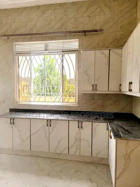 3bdrm Bungalow in Makindye, Central Division for rent in Central Division