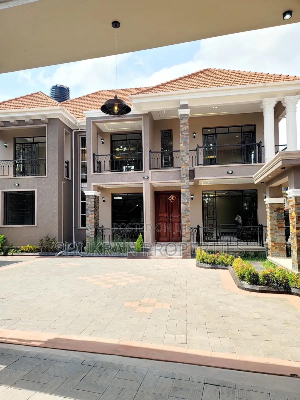8bdrm Mansion in Akright City, Central Division for sale in Central Division