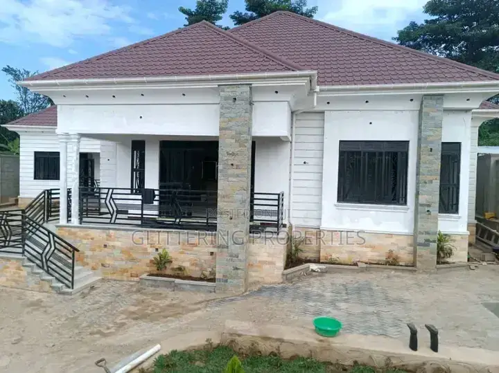 3bdrm Bungalow in Makindye, Central Division for rent in Central Division