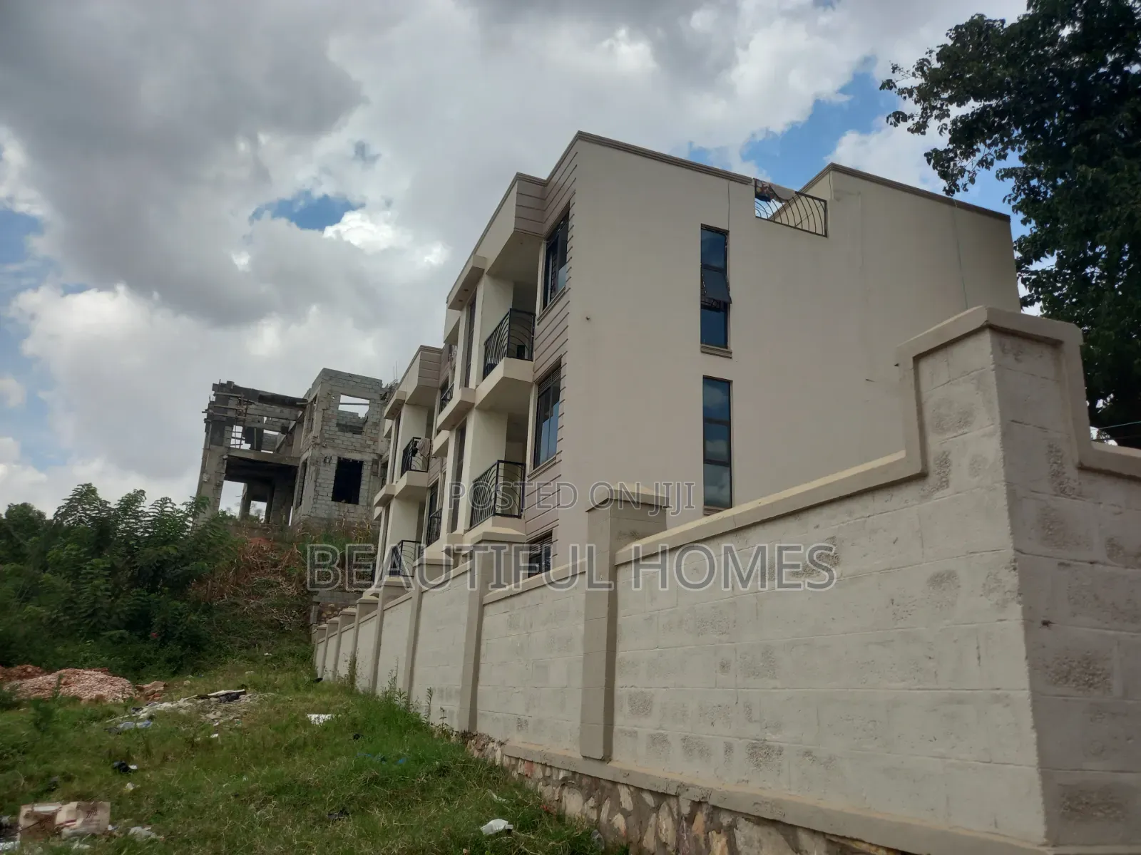 Furnished 1bdrm Condo in Kira for sale in Kira