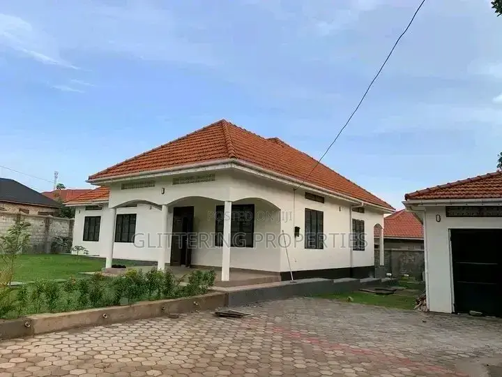 3bdrm Bungalow in Nsambya, Central Division for rent in Central Division