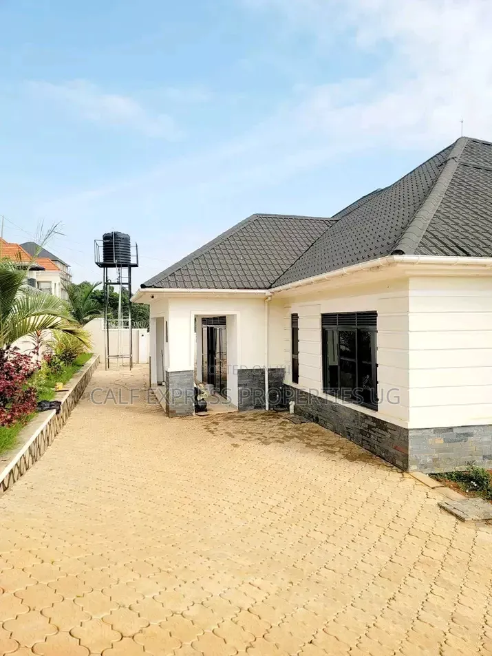 5bdrm Duplex in Kigo Munyonyo, Central Division for rent in Central Division