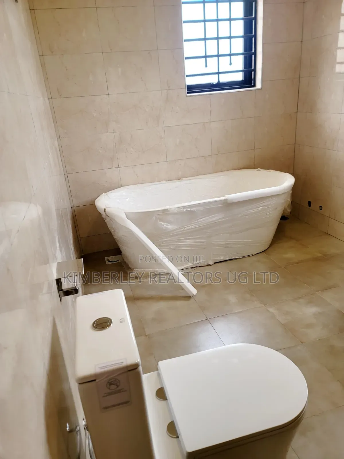 7bdrm Duplex in Division A for sale in Division A