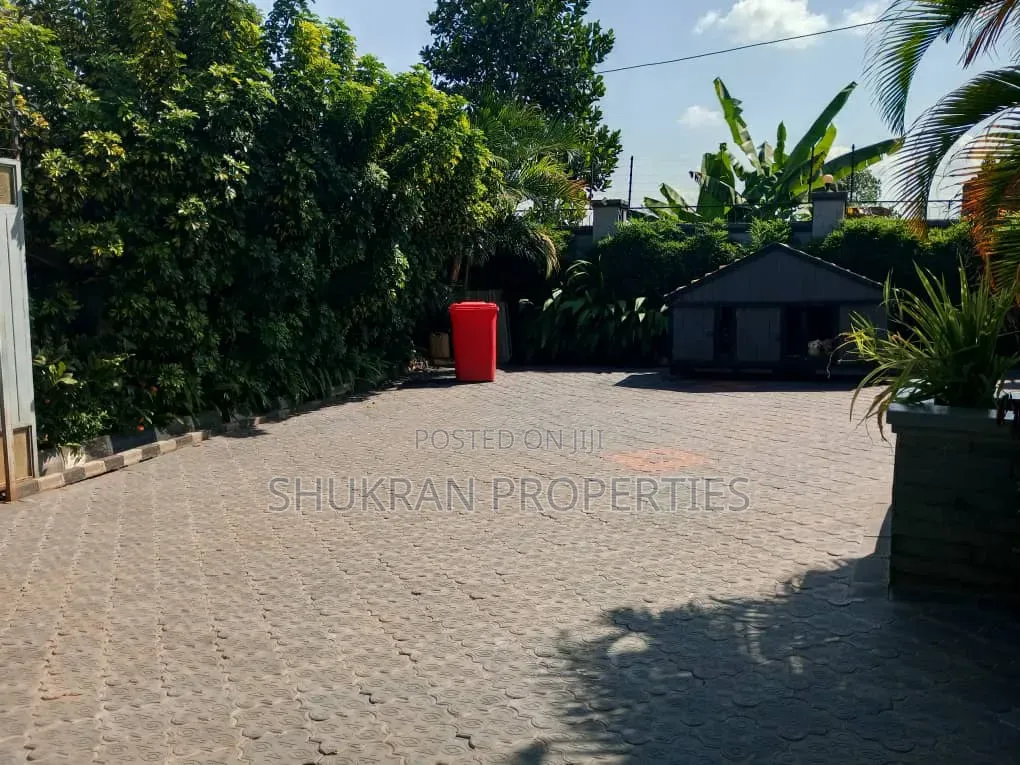 6bdrm House in Kyanja, Central Division for sale in Central Division