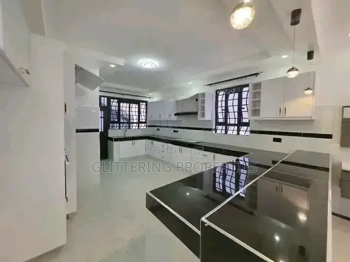 5bdrm Duplex in Munyonyo, Central Division for rent in Central Division