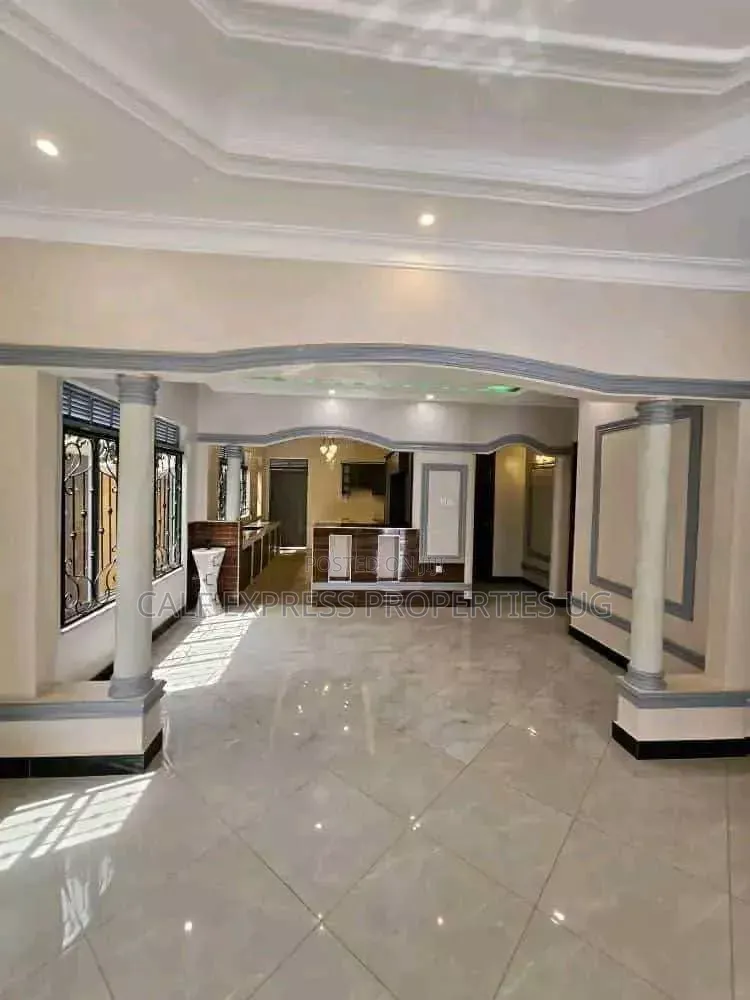 3bdrm Block of Flats in Kansanga Estate, Central Division for rent in Central Division
