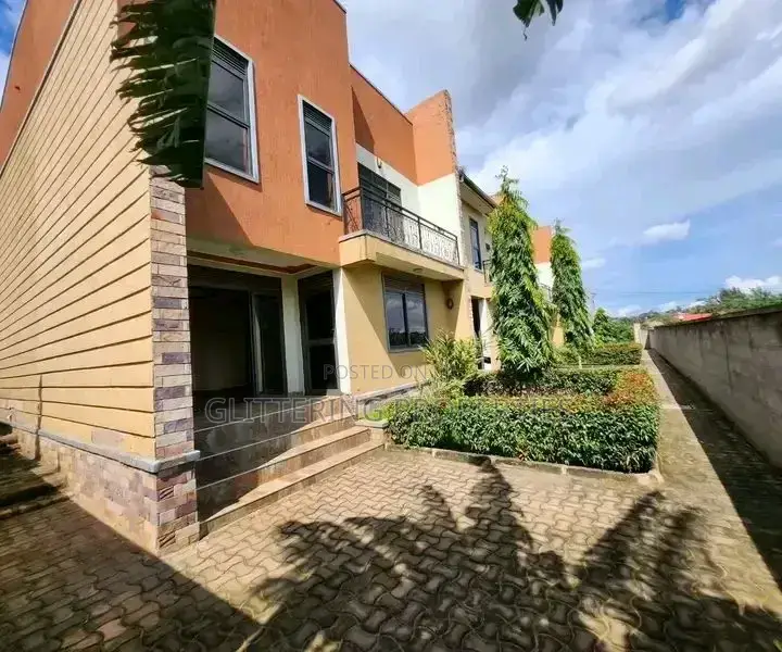 3bdrm Villa in Muyenga, Central Division for rent in Central Division