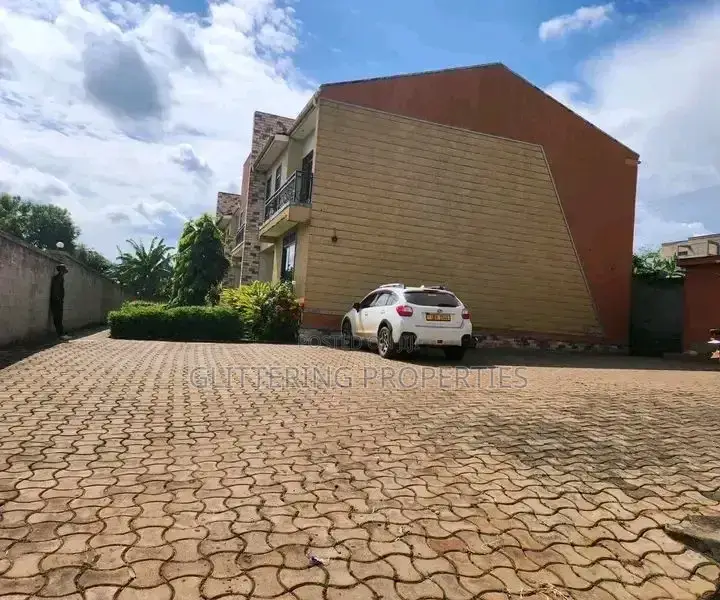3bdrm Villa in Muyenga, Central Division for rent in Central Division