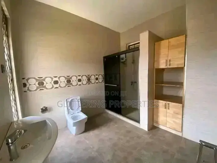 3bdrm Apartment in Muyenga, Central Division for rent in Central Division