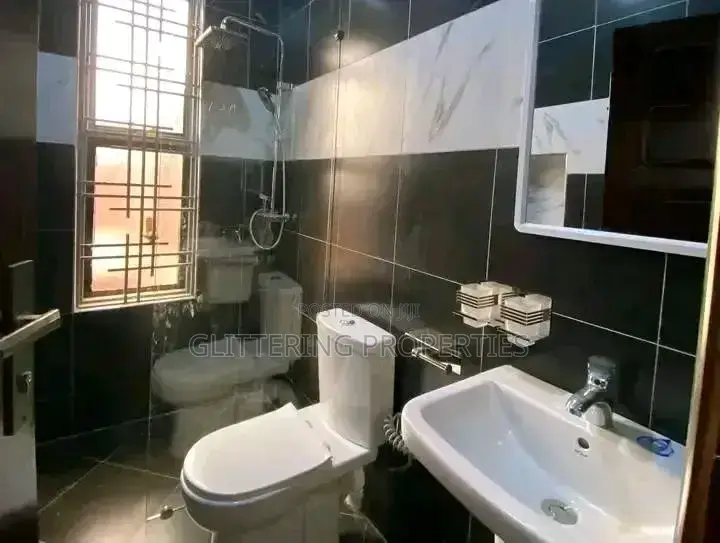 4bdrm Duplex in Kisaasi, Central Division for rent in Central Division