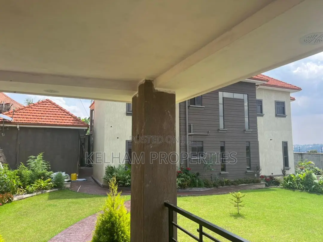 Furnished 6bdrm Duplex in Entebbe Seguku, Central Division for rent in Central Division