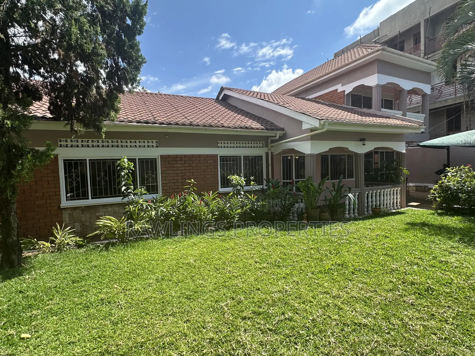 4bdrm Bungalow in Buziga, Makindye for sale in Makindye