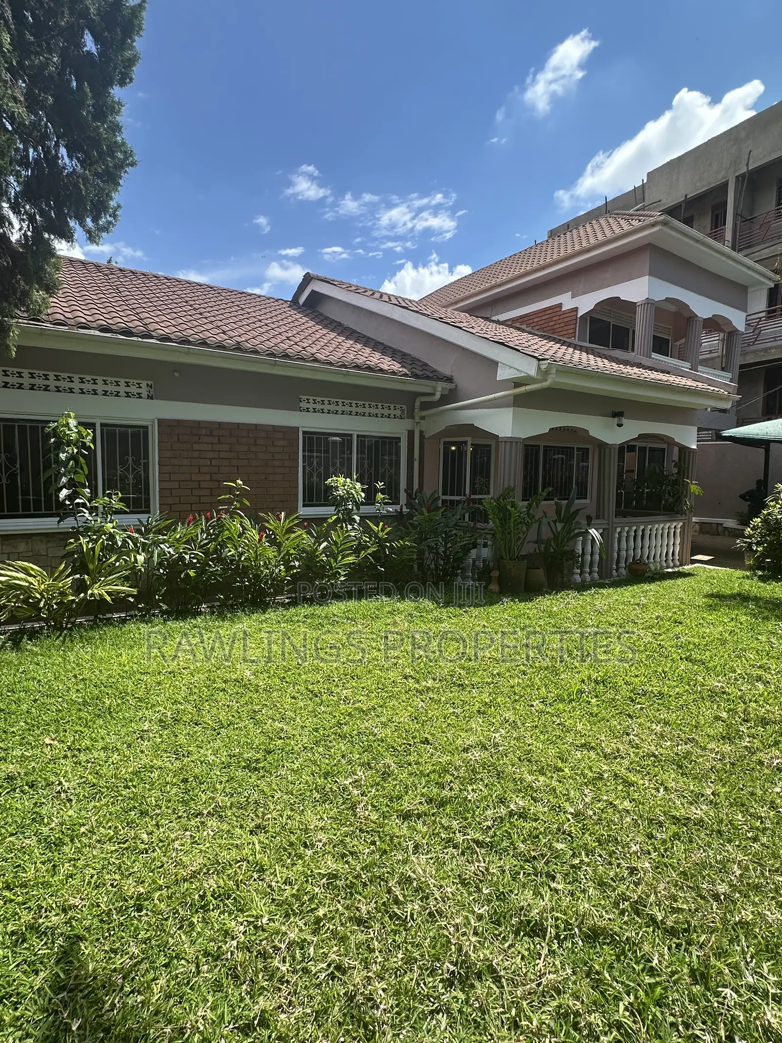 4bdrm Bungalow in Buziga, Makindye for sale in Makindye