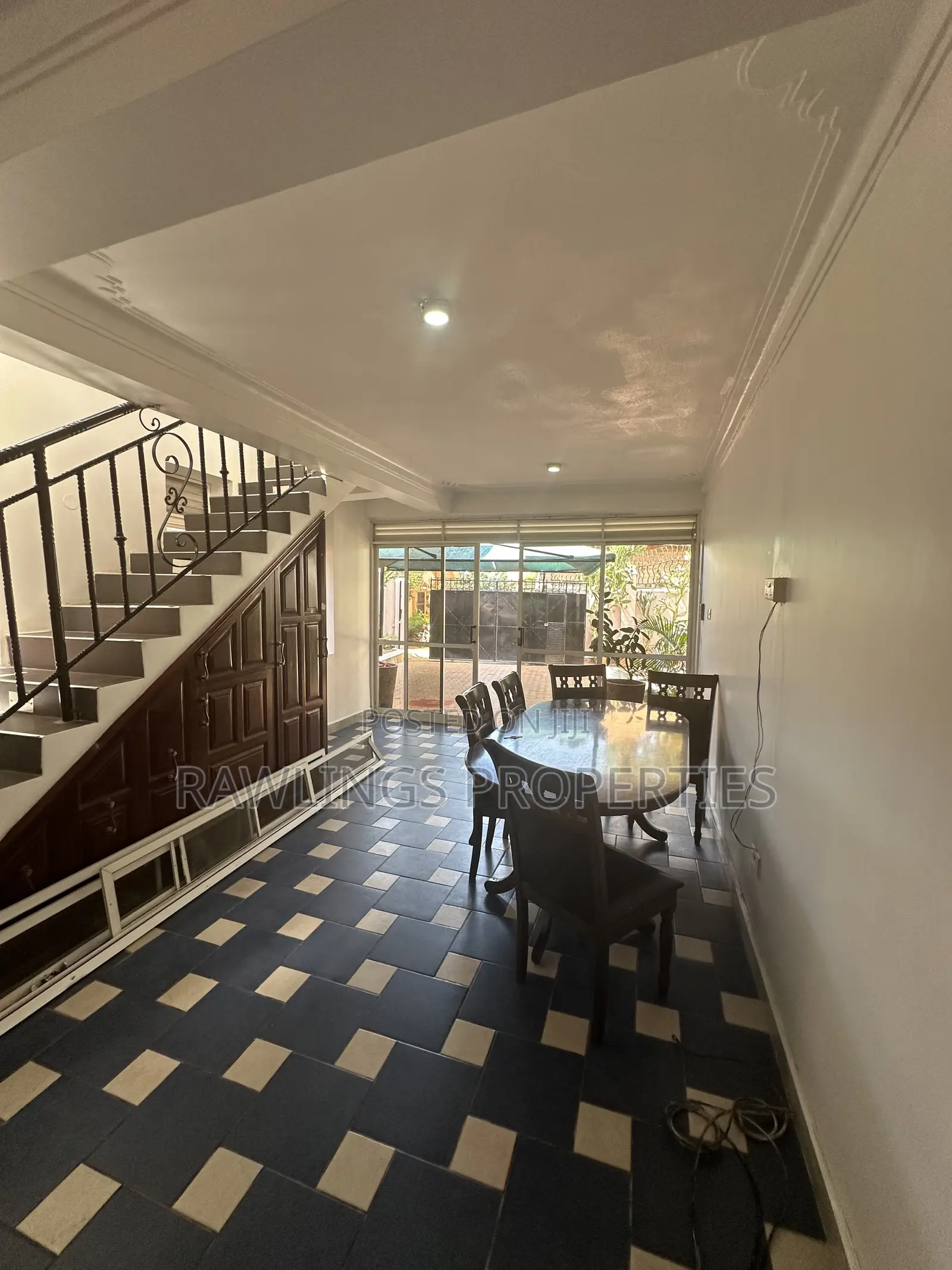 4bdrm Bungalow in Buziga, Makindye for sale in Makindye