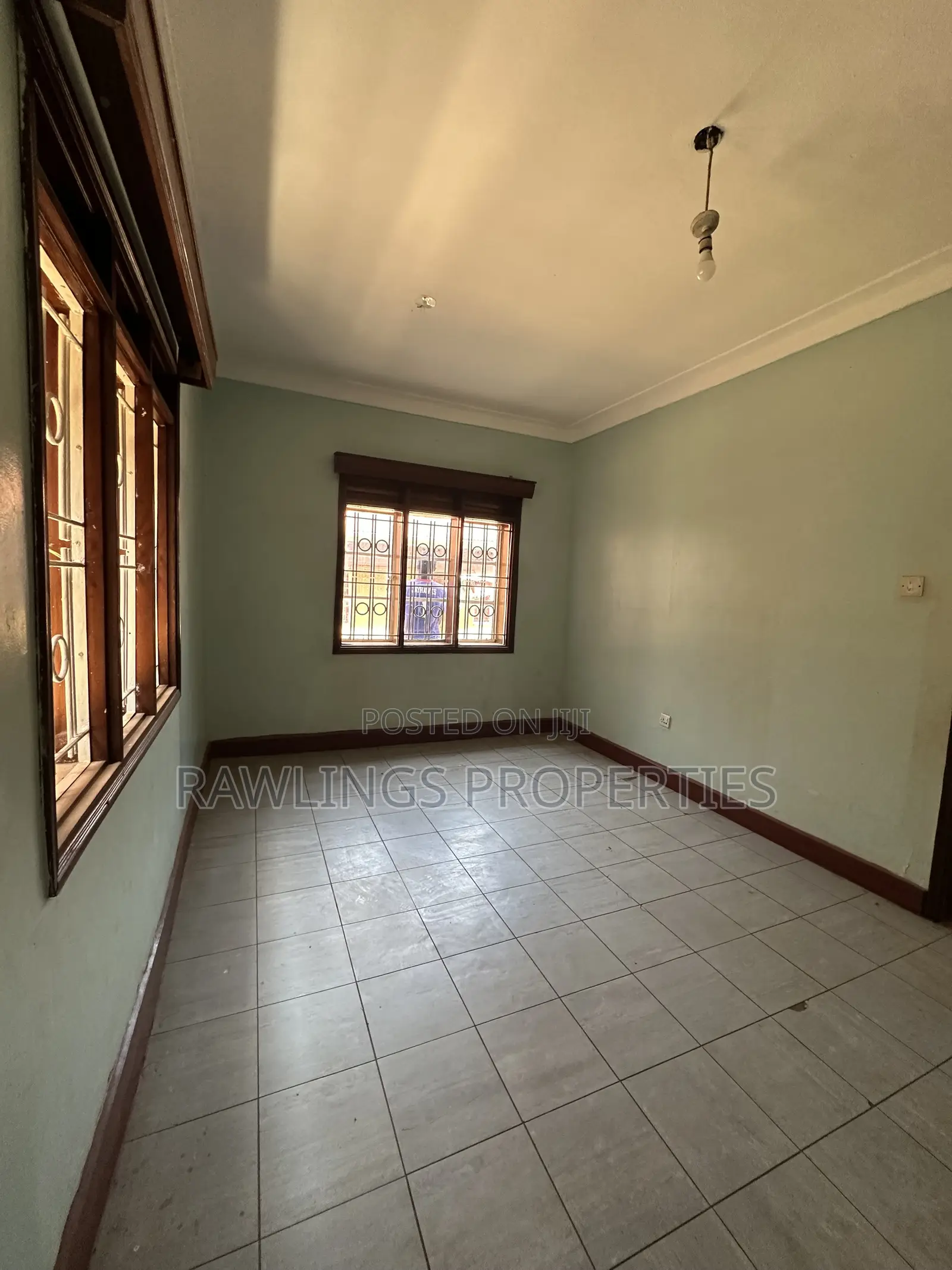 4bdrm Duplex in Najjanankumbi, Makindye for sale in Makindye