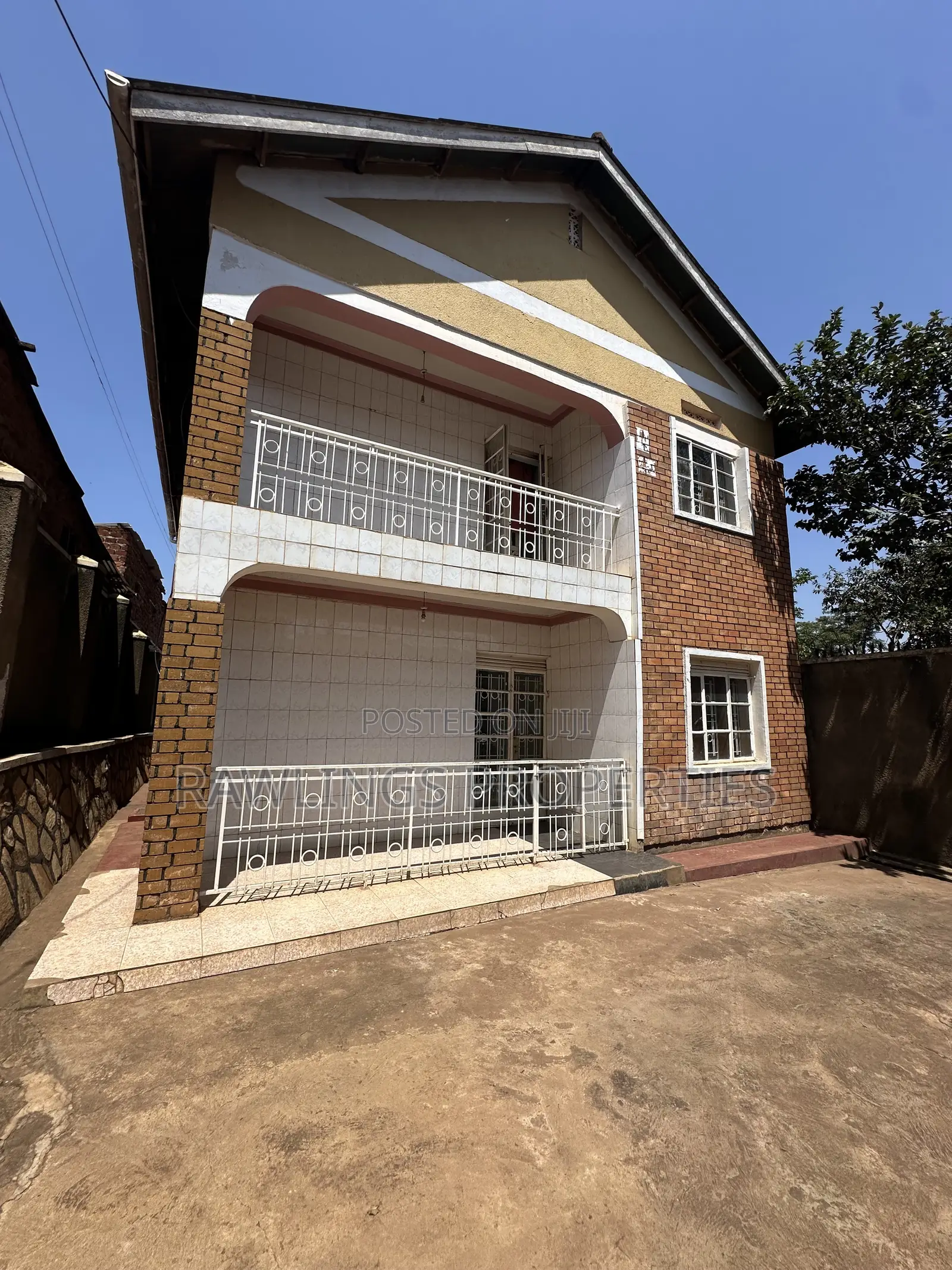 4bdrm Duplex in Najjanankumbi, Makindye for sale in Makindye