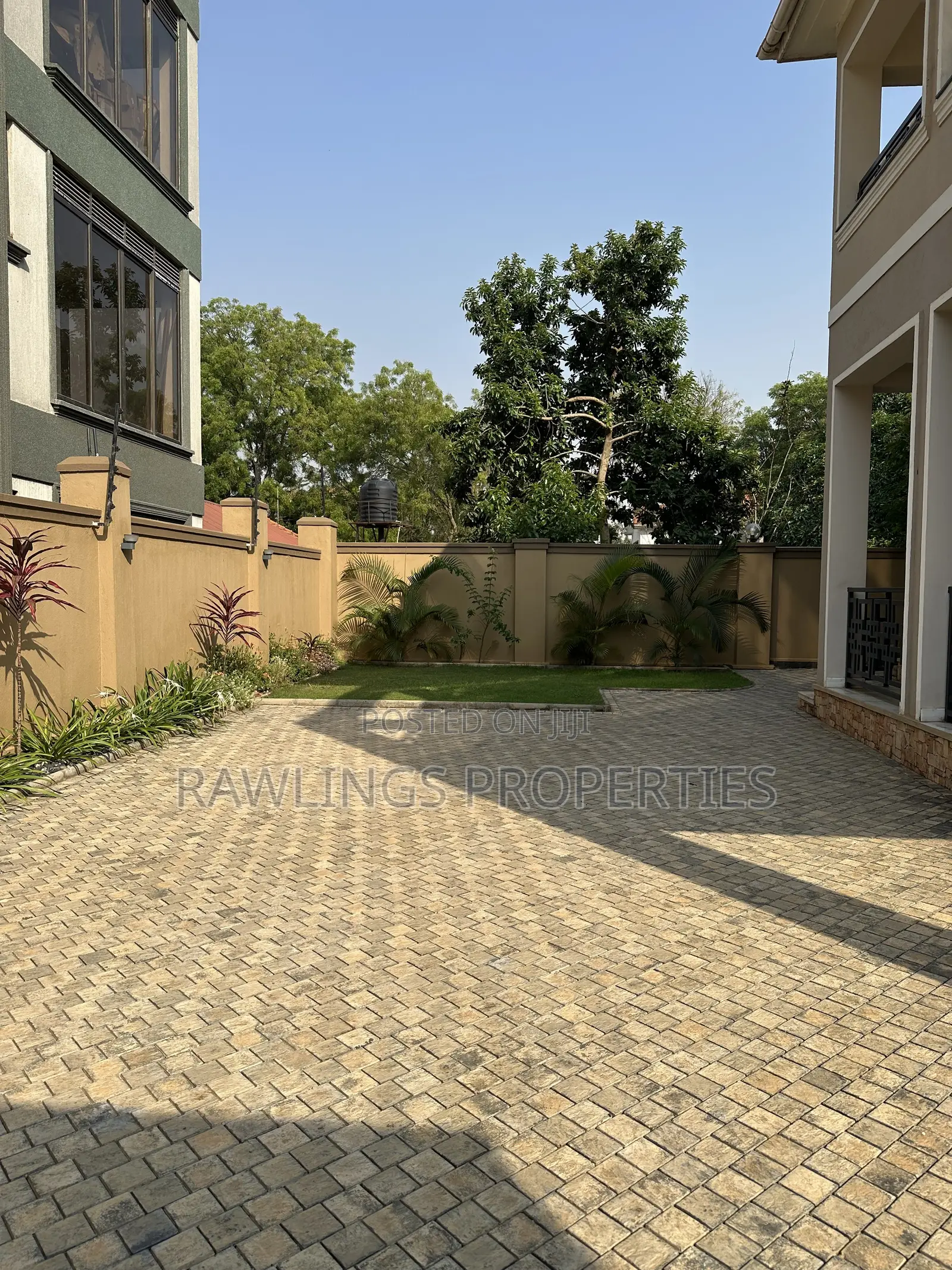 5bdrm Duplex in Bunga, Makindye for sale in Makindye