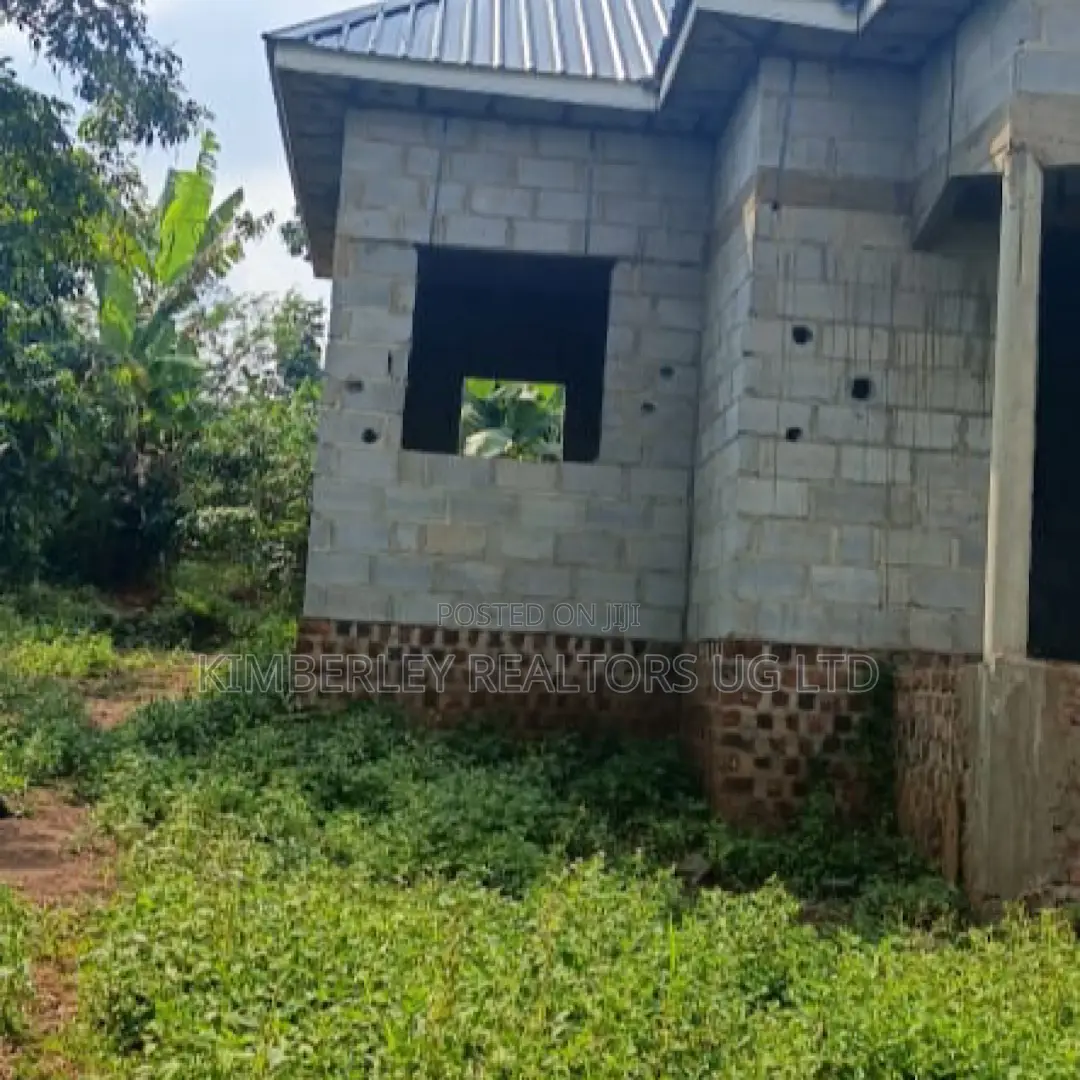 Shell House for Sale – Nkoowe, Hoima Road in Wakiso / Wakiso