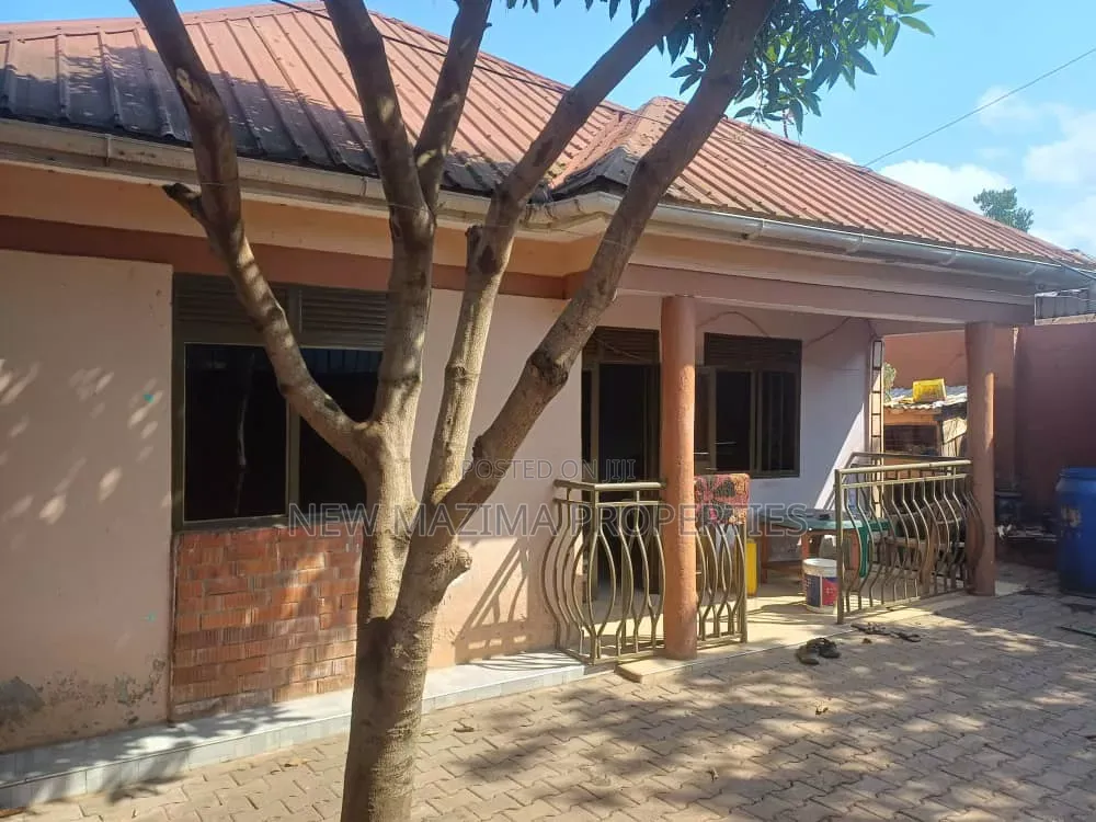 2bdrm Bungalow in Busabaala, Central Division for sale in Central Division