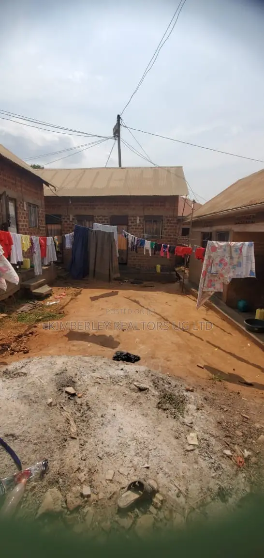 7bdrm Duplex in Nabweru for sale in Nabweru