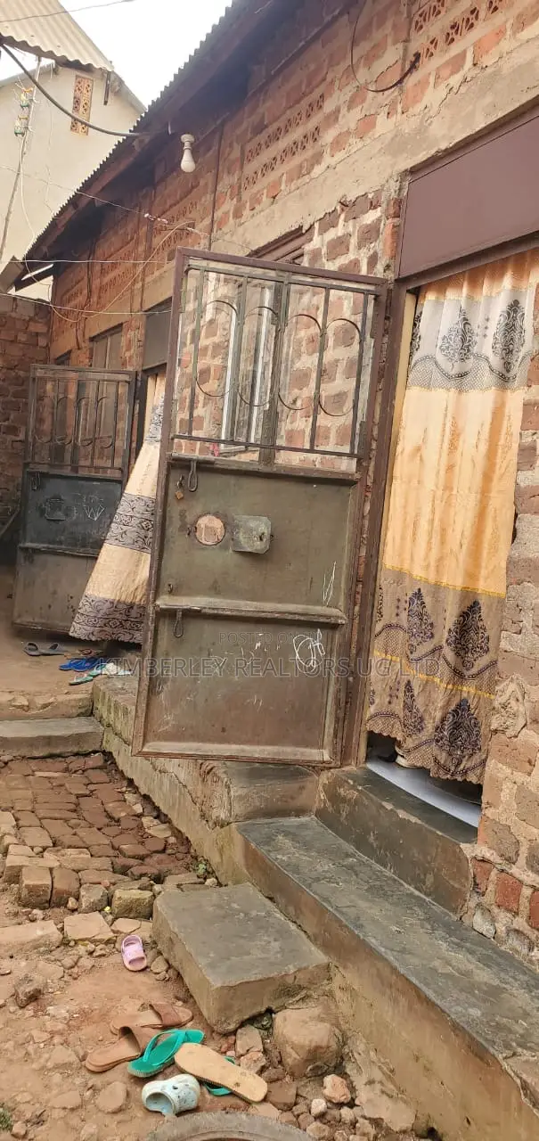 7bdrm Duplex in Nabweru for sale in Nabweru