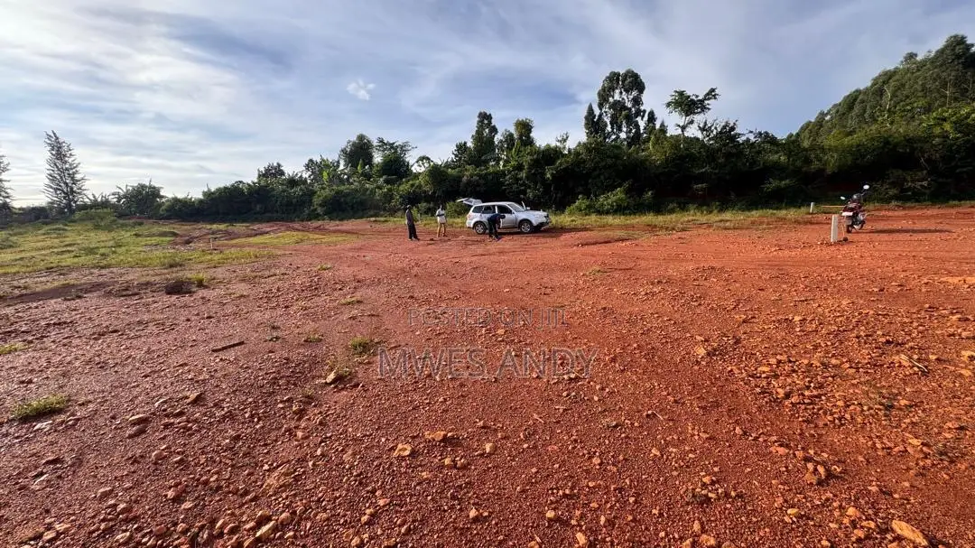 3 Plots Of Land Up For Grab In Kitende in Ssisa