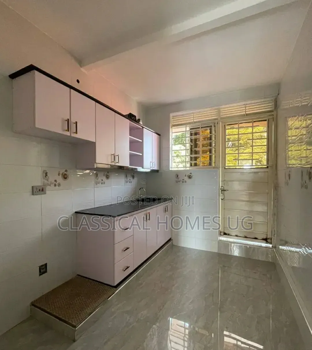2bdrm Apartment in Lubowa Entebbe Road, Central Division for rent in Central Division