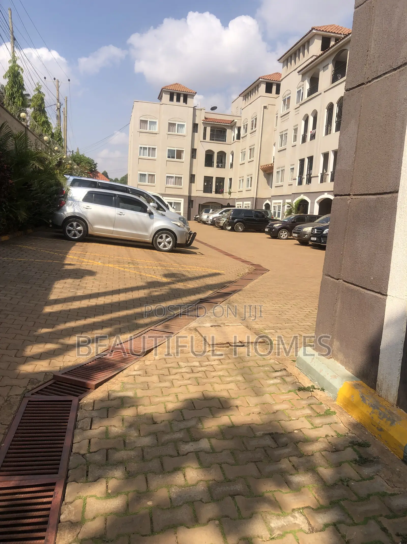 3bdrm Condo in Naalya, Central Division for sale in Central Division