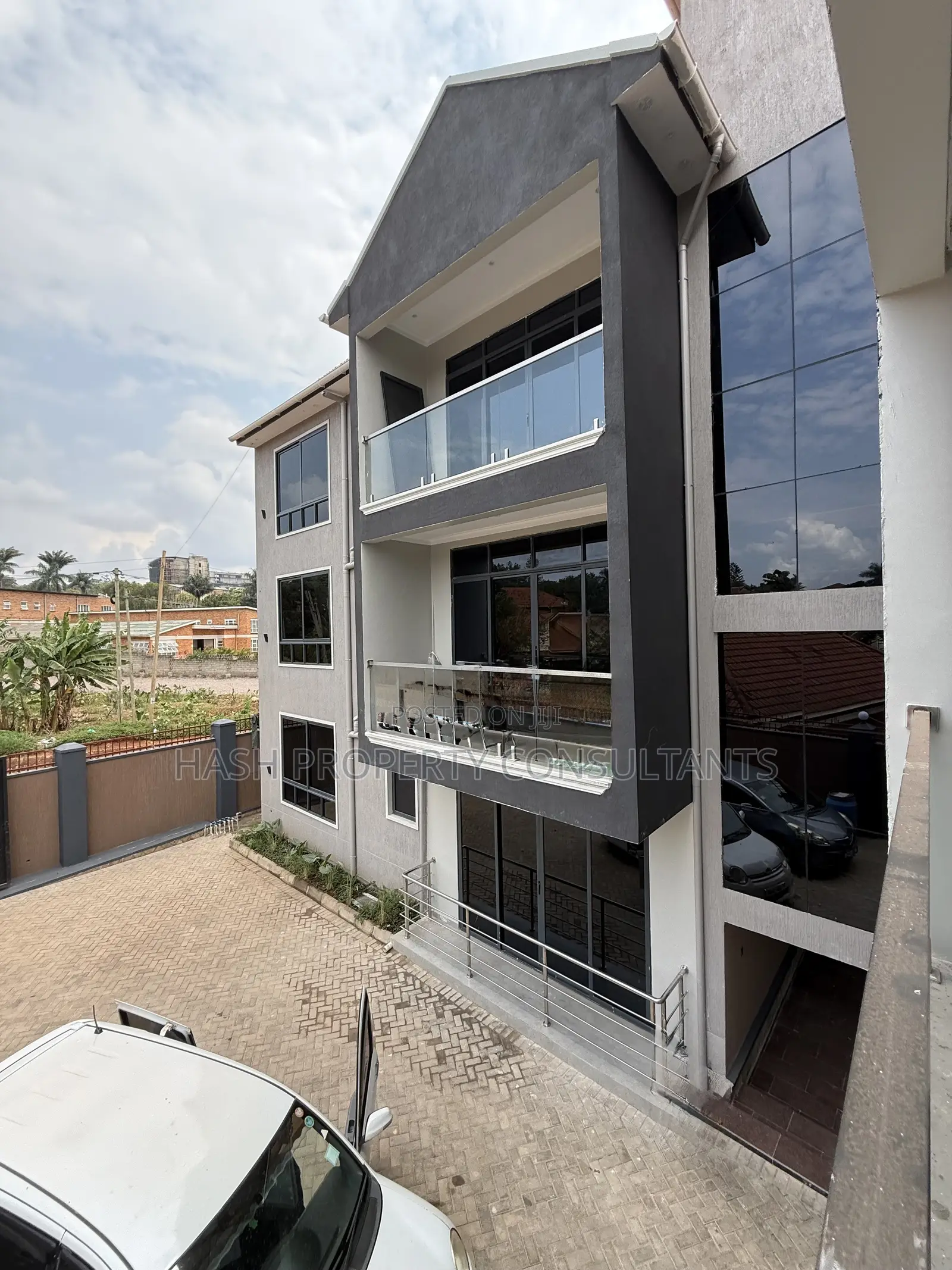 3bdrm Apartment in Muyenga, Central Division for rent in Central Division