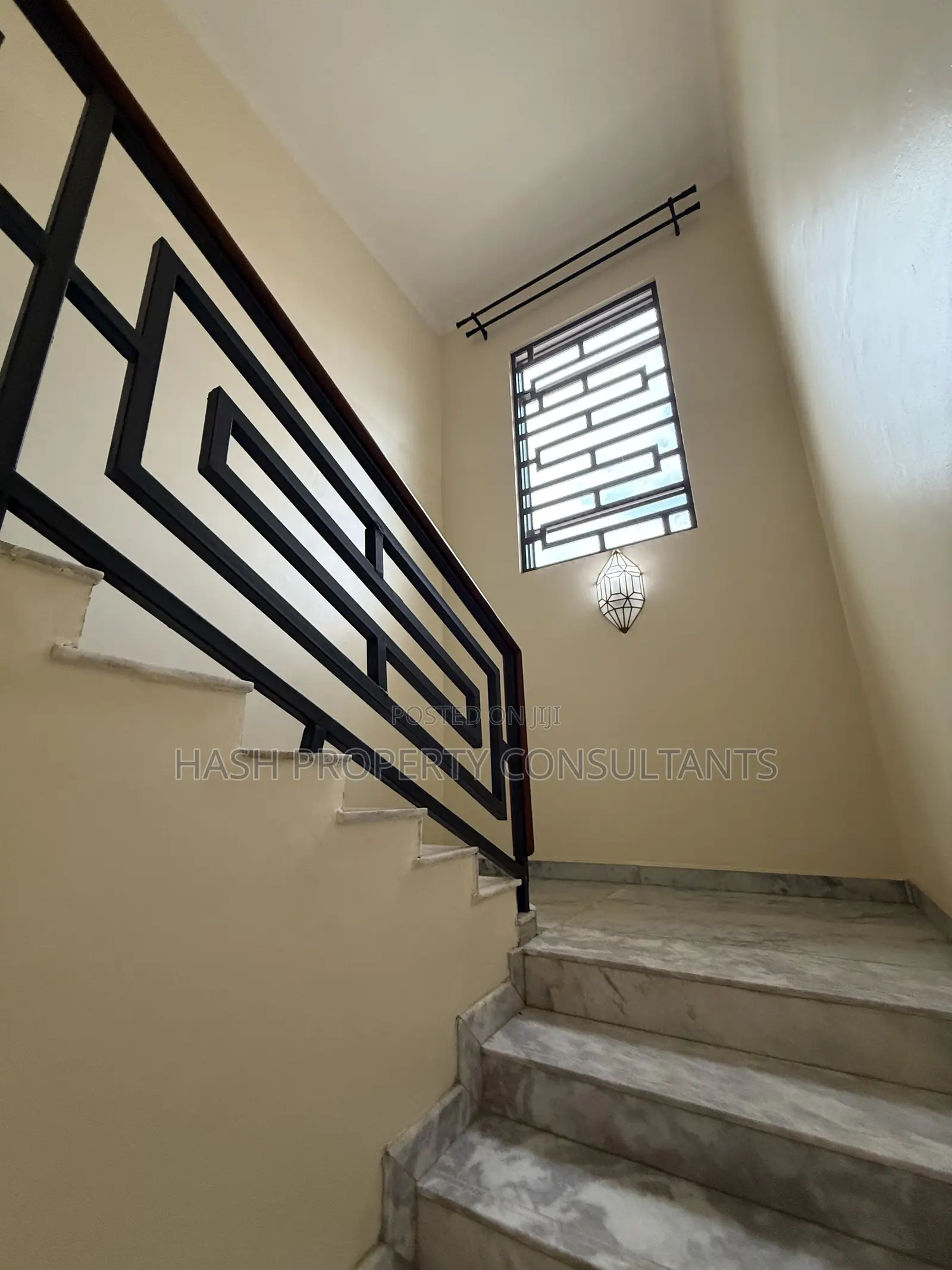 6bdrm Bungalow in Vines, Central Division for sale in Central Division