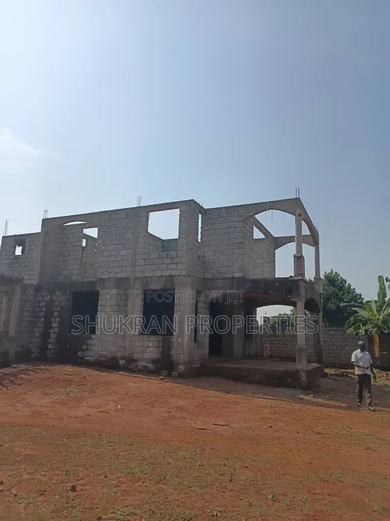 6bdrm House in Kawuku, Central Division for sale in Central Division