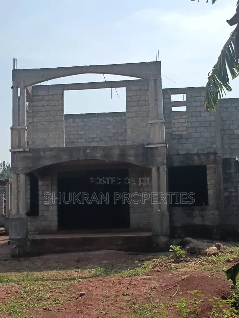 6bdrm House in Kawuku, Central Division for sale in Central Division