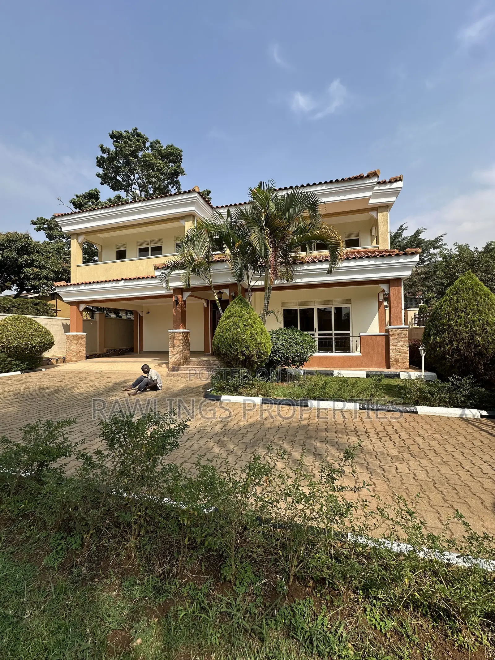 4bdrm Townhouse / Terrace in Munyonyo, Makindye for rent in Makindye