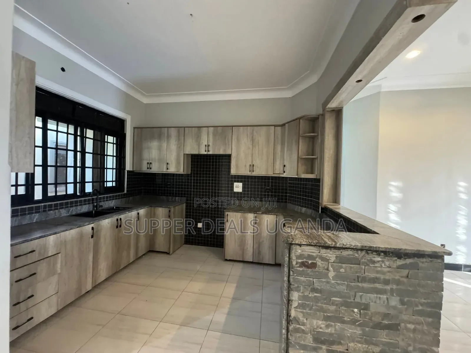 4bdrm Bungalow in Namugogo, Nakawa for rent in Nakawa