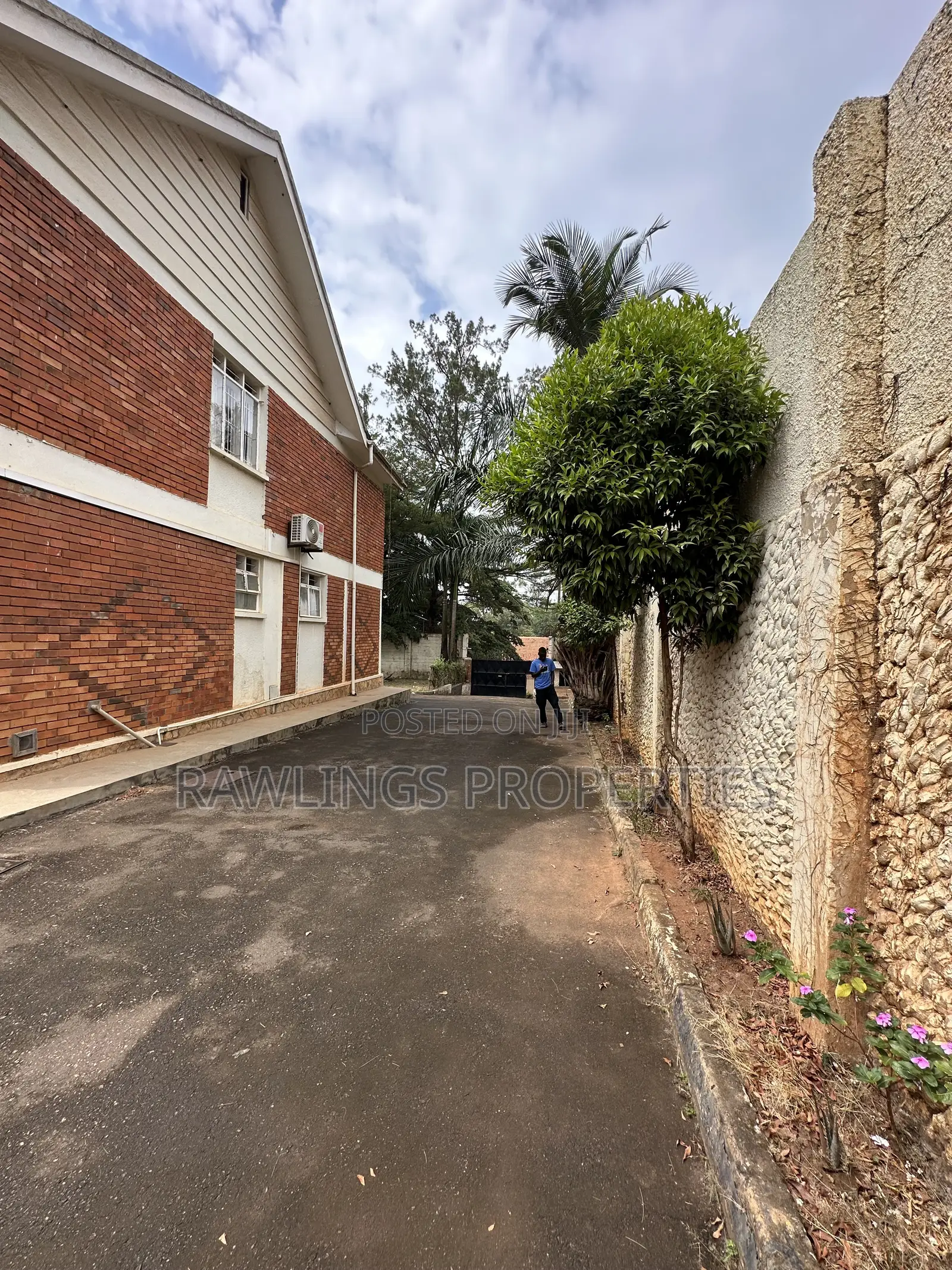4bdrm Duplex in Bugolobi, Nakawa for rent in Nakawa